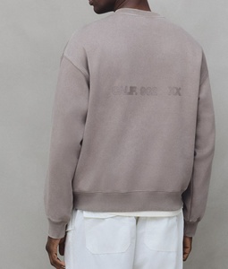 เสื้อสเวตเชิ้ตคอกลมโอเวอร์ไซส์ สีพื้น โลโก้ปักลาย ประดับคริสตัล สไตล์มินิมอล ใส่ได้ทั้งชายและหญิง เสื้อกันหนาว - Product Image 2