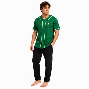 Maillot de baseball durable, conçu avec un textile léger et fiable, idéal pour l'entraînement des équipes et les matchs, au style sportif et épuré. - Product Image 6