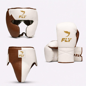 Ensemble d'équipement de boxe personnalisé noir et blanc pour entraînement et sparring, comprenant protège-tête, protège-guêtres, gants à lacets en cuir avec design camouflage - Product Image 5