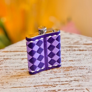 Premium Venus LeathersWere Fashion Tooled Checkered Genuine Leather Mini Hip Flasks New Metal Cap Lightweight Strong Waterproof - Product Image 2