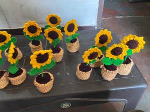 Appliques florales décoratives en laine crochetée faites à la main de qualité supérieure, écologiques, pour vêtements et projets DIY (vente en gros) - Product Image 2