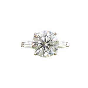Anillo Clásico de Tres Piedras con Diamante Cultivado en Laboratorio de 5.00 CT, Oro Blanco Sólido de 14K, Color D, Corte Baguette, Certificado IGI, para Boda - Product Image 1