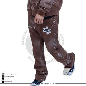 Pantalon de survêtement large pour homme en molleton 100 % coton épais, style streetwear délavé au soleil, avec broderie de logo en strass - Product Image 4