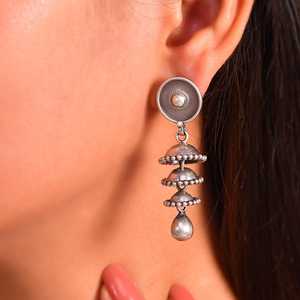 Boucles d'oreilles Aakhya Fashion, style Jhumki élégant pour femmes - Product Image 2