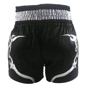 Shorts de Muay Thai noirs en satin pour hommes avec imprimé argenté, taille élastique, taille haute, décontractés et respirants - Product Image 6