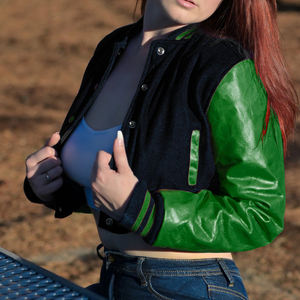 Veste courte universitaire pour femme, style Letterman, noir et vert, avec manches en similicuir, vêtement d'extérieur décontracté, mode féminine - Product Image 1