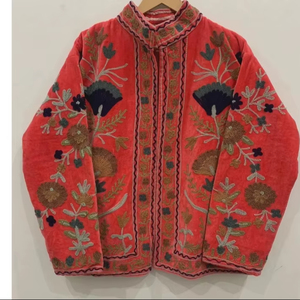 Veste en velours brodée de fleurs Suzani, style folklorique ouzbek, avec rembourrage en coton, pour vêtements d'extérieur type bomber ou duster, à prix avantageux - Product Image 1