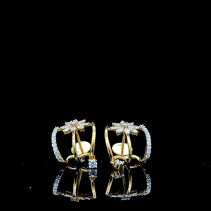 Magnifiques boucles d'oreilles pendantes botaniques avec diamants de laboratoire DEF sertis en or jaune 18 carats, bijoux de luxe. - Product Image 1