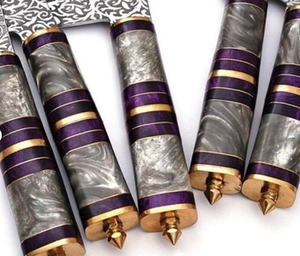 Ensemble de couteaux de cuisine en acier Damas fait main, 5 pièces, avec étui en cuir véritable, comprenant un couteau de chef, un couteau à découper, un couteau à pain, un couteau à steak, un couteau à fruits - Product Image 4