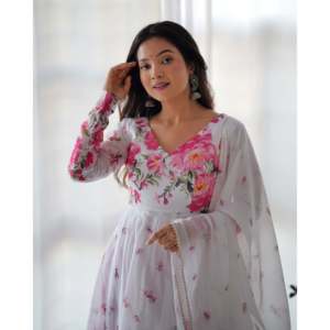 Hermoso vestido Anarkali tamaño XS para fiestas elegante Pent y Dupatta Outfit - Product Image 5