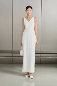 Vestido Largo Blanco con Cuello en V para Mujer, Estilo Elegante, Tela Crepé Americana WHITE NOISE, Vietnam, Modelo KD76 - Product Image 5
