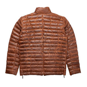Veste matelassée en cuir de qualité supérieure avec design matelassé, doublure intérieure douce et construction durable pour l'hiver - Product Image 2