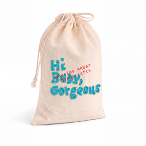 Sac cadeau en toile rose fait main avec lettres perlées, pochette en coton brodée avec citation personnalisée pour le rangement de bijoux et maquillage - Product Image 3