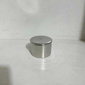 เชิงเทียนโลหะทรงกลมพร้อมฝาปิดภาชนะใส่เทียนตามสั่งสำหรับตกแต่งบ้าน - Product Image 1
