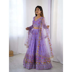 Lehenga Choli en polyester violet de créateur, taille M, pour les fêtes, avec des détails en fil et des sequins - Product Image 2