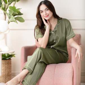 Conjuntos de Pijamas de Invierno, Sexy, de Terciopelo, con Tirantes, Pantalones, de Alta Calidad, de Tres Piezas, con Lazo - Product Image 2