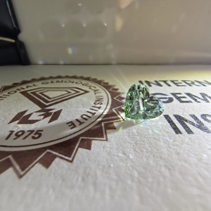 Diamant de laboratoire vert vif fantaisie en forme de cœur de 1,5 carat VS2 certifié IGI, diamant non monté pour la fabrication de bijoux, vente en gros - Product Image 5