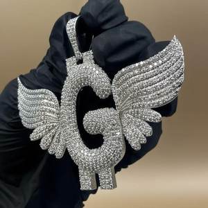 Colgante con forma de G alado de Plata de ley 925 bañado en rodio con Moissanita de corte brillante redondo, estilo Hip Hop, unisex - Product Image 6