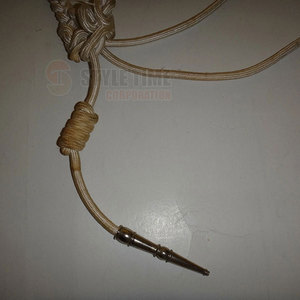 Nueva en Stock: Elegante Aiguillette con Detalle Trenzado y Artesanía de Alta Calidad - Product Image 4