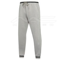 Survêtement athlétique pour homme, tissu léger et durable, parfait pour la course à pied, l'entraînement, la salle de sport et les activités sportives en plein air.