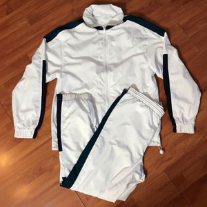 Chándal Deportivo Personalizado al por Mayor en Diferentes Colores 2026, Chándal de Nailon para Hombre, Traje Deportivo para Entrenamiento y Running, Cortavientos para Hombre - Product Image 1