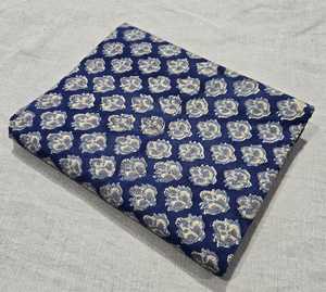 Tela estampada a mano de Jaipur, tela de algodón estampada a mano, tela india para vestidos, proveedor mayorista de tela de algodón. - Product Image 1