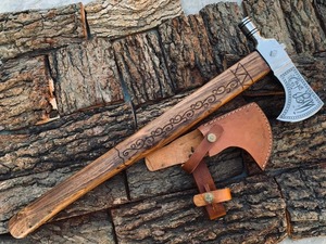 ขวานเหล็ก Patriot Tomahawk 5160 พร้อมด้ามไม้พะยูงและปลอกหนังสำหรับการเอาชีวิตรอด - Product Image 1