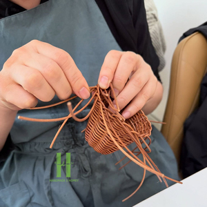 Árbol de Navidad Tejido de Diseño Único 2026, Tendencia de Moda, Hecho a Mano, Decoración Festiva Moderna para Mesa, Hogar y Fiestas Navideñas - Product Image 4