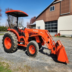 Tracteur compact de qualité supérieure, conçu par Kubota pour des performances robustes et une efficacité énergétique, conçu pour une longue durée de vie. - Product Image 1