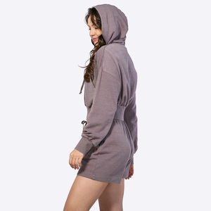 Ensemble de survêtement vintage délavé 2 pièces pour femme, avec sweat à capuche court zippé et short à cordon de serrage, par le fabricant - Product Image 2