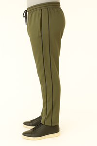 Pantalon de jogging Olive – Tissu léger et respirant avec coupe décontractée et fuselée, taille réglable avec cordon de serrage - Product Image 2