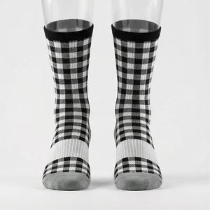 Calcetines Deportivos Transpirables con Puntos Antideslizantes y Antifricción, Calcetines de Yoga hasta la Pantorrilla, Calcetines de Pilates con Agarre para Ejercicios en el Suelo, Calcetines de Equilibrio Cómodos, Color Personalizado - Product Image 1