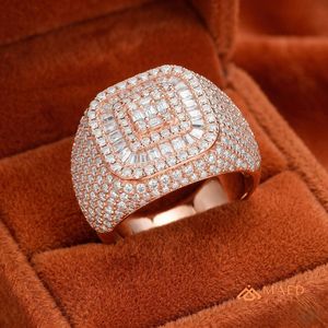 Anillo Cuadrado de Moissanita en Oro Rosa para Hombre, con Incrustaciones de Baguette, Estilo Hip Hop, Joyería de Lujo, Regalo - Product Image 2