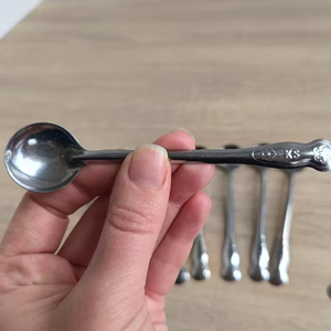 Juego de Cucharas de Metal de Diseño Moderno, Cubertería de Cocina de Primera Calidad para Uso Diario - Product Image 1