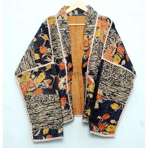 Chaqueta Kantha de Algodón Cosida a Mano para Mujer, Diseño Reversible con Parches Bordados y Elegante Bordado Kantha - Product Image 6