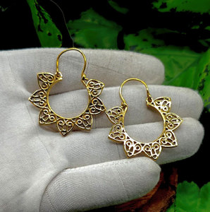 Pendientes de Aro Hechos a Mano con Filigrana de Girasol Dorado, Joyería Étnica Boho Tribal para Mujer - Product Image 3