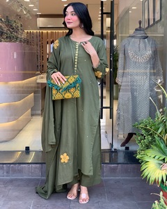 Ensemble Kurti traditionnel en soie Chanderi avec broderie, coupe ample, longueur au sol, pour mariage, pour femmes - Product Image 3