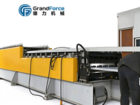Ligne de production de panneaux sandwich décoratifs pour la fabrication de panneaux muraux décoratifs en métal pour les bâtiments, destinée aux fabricants et aux usines.