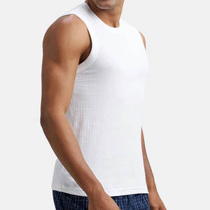 Débardeur Homme Col V Personnalisable Haute Qualité – Décontracté, Respirant, Écologique, en Polyester/Coton Tricoté, Séchage Rapide, Idéal Fitness - Product Image 2
