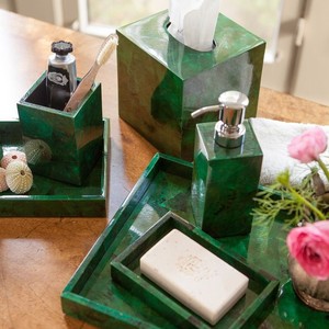 Juego de Baño Moderno de Resina en Oferta, para Decoración de Baños, Incluye Vaso, Dispensador de Loción y Bandeja, Disponible a un Precio Accesible - Product Image 1