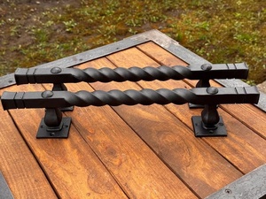 Manija de puerta de hierro forjada a mano – Fácil de instalar, acabado con recubrimiento en polvo resistente al óxido, disponible en una variedad de colores. - Product Image 4