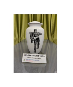 Urna de cremación para cenizas de adultos, suministros funerarios de aluminio con cruz pintada a mano, de la INDIA - Product Image 1