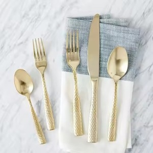 Ensemble de couverts décoratifs en métal élégants pour les mariages, les fêtes et la présentation des tables de restaurant - Product Image 4