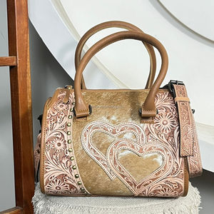 Bolso de Cuero Vacuno Hecho a Mano con Diseño de Corazón, Estilo Bandolera, para Fin de Semana, Unisex, Regalo, Estilo Boutique - Product Image 3