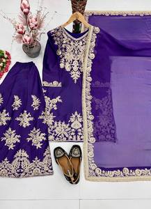 Nuevo Conjunto de 3 Piezas de Diseño Exclusivo en Seda Natural con Bordado Pesado y Lentejuelas Chinas: Top, Sharara y Dupatta - Reversible y Sin Arrugas - Product Image 4