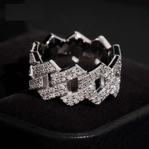 Anillo de Moissanita para Hombre, Diseño Geométrico con Incrustaciones de Diamantes, Anillo de Lujo Estilo Hip Hop - Product Image 4