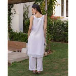 Conjunto de Kurta de Seda Blanca Transpirable para Mujer, Talla XS, Elegante Atuendo Étnico para Fiestas - Product Image 1