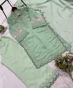 Ensemble ethnique FANCY MUL CHANDERI en coton brodé de sequins avec détails découpés, comprenant un haut, un pantalon palazzo et un dupatta, couleur menthe, séchage rapide - Product Image 5