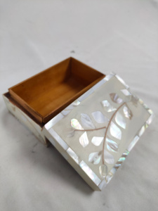 Boîtes à serpillière uniques en résine Boîtes de rangement artisanales avec incrustation de résine Boîtes à serpillière décoratives personnalisées pour solutions de rangement à domicile - Product Image 2