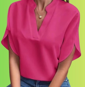 เสื้อสตรีคอวีสีเขียว แขนทรงปีกค้างคาว เสื้อแขนสั้นลำลองสำหรับฤดูร้อน สีทึบ โพลีเอสเตอร์เนื้อนุ่ม ความยาวปกติ - Product Image 2